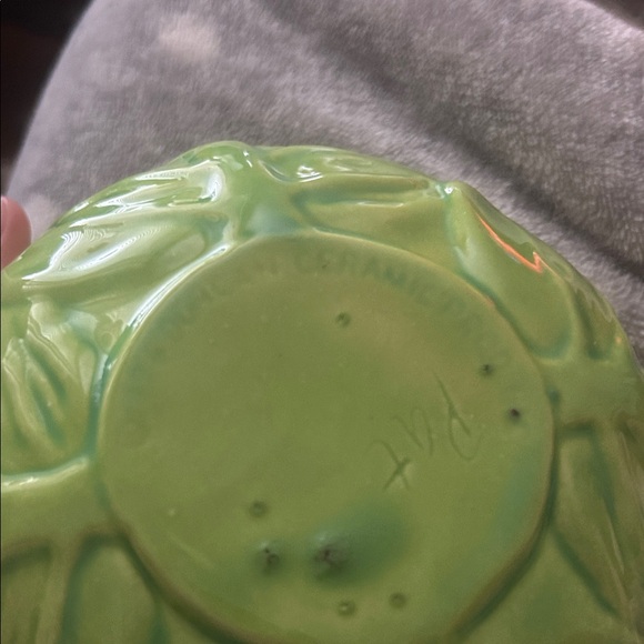 Cabbage bowl Green Leaf-Shaped Bowl - Picture 3 of 4